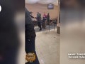 Пьяный в клубе кулаком в лицо ударил девушку.