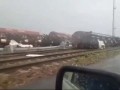 Мощный торнадо обрушился на итальянский городок Борго-Мантовано и перевернул вагоны на ЖД