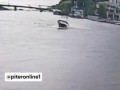 Самокатчик пересел на водный мотоцикл