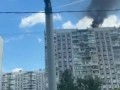 Горит крыша многоэтажки на западе Москвы