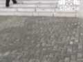 Школьники станцевали на памятнике погибшим шахтёрам в Междуреченске. Получили нагоняй от очевидца и