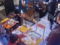 Троих посетителей «Бургер-кинга» обвинили в групповом изнасиловании девушки-инвалида в туа