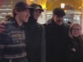 Просто какой-то мужик в кепке свободно гуляет по Красной Площади