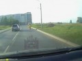 У мазды был выбор, кого на капоте прокатить. Он выбрал курьера.