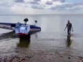 Под Кронштадтом легкомоторный самолет перевернулся во время аварийной посадки прямо в залив