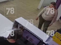 В Петербурге сотрудница ПВЗ подралась с клиенткой, которая пришла за три минуты до закрытия и настоя